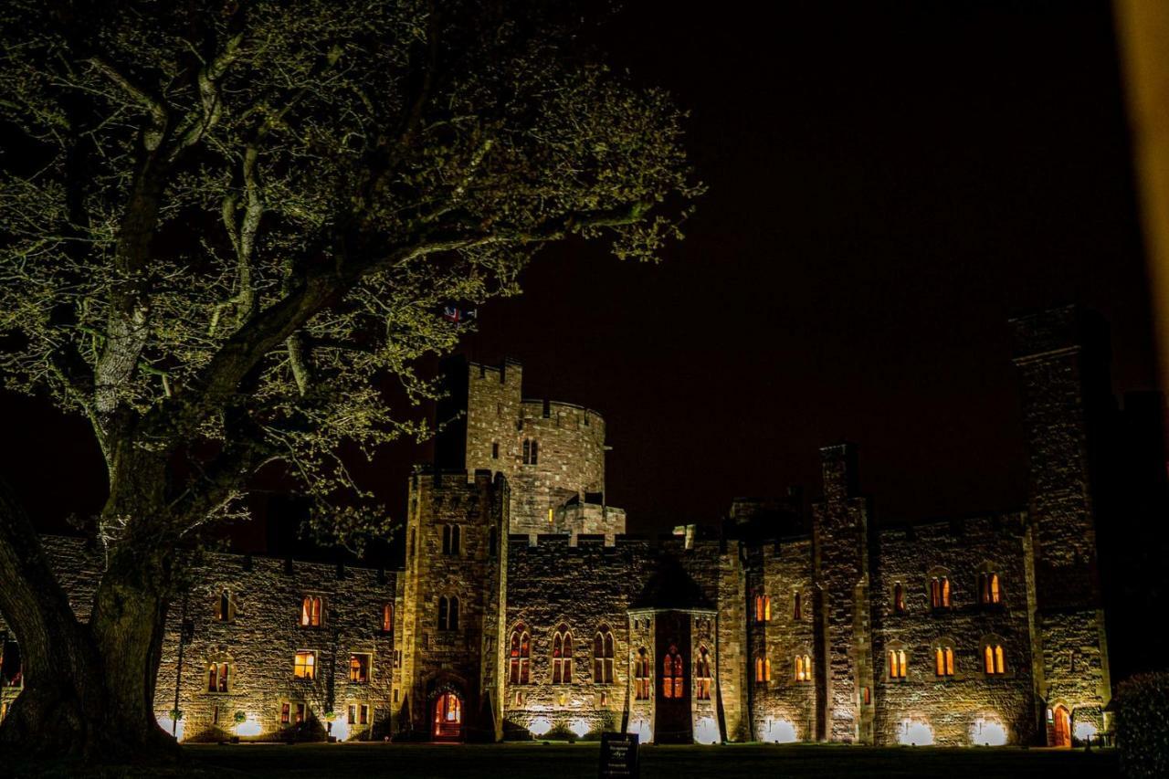Peckforton Castle Tarporley Exteriér fotografie